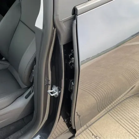 Model Y Juniper extra door seal kit